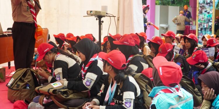Asyiknya Belajar Komunikasi Radio di Jamnas XII 2026