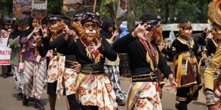 Karnaval Budaya Jamnas XII Pecah! 35 Kwarda hingga 7 Negara Tampil Bawa Budaya