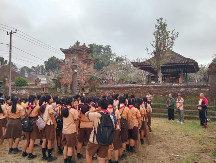 Bulan Bakti Pramuka Ke-65 di Gianyar, Ratusan Anggota Gelar Aksi Resik Daur Ulang Sampah Plastik