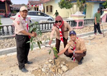 Semangat Gotong Royong Warnai Bakti Sosial Sambut Estafet Tunas Kelapa di Penawangan