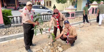 Semangat Gotong Royong Warnai Bakti Sosial Sambut Estafet Tunas Kelapa di Penawangan