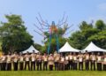 Pembina Pramuka Gudep 00-303 / 00-304 KJRI Kota Kinabalu Malaysia Terima Tanda Penghargaan Gerakan Pramuka