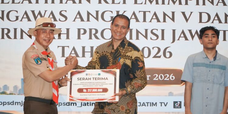 Kwarda Pramuka Jatim Salurkan Bantuan Rp 467 Juta untuk Korban Gempa di NTT