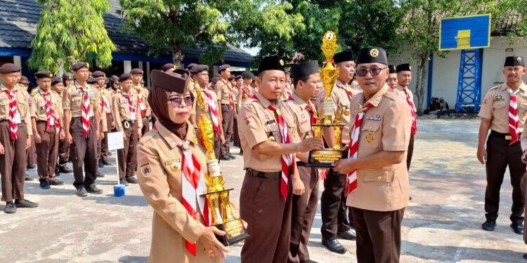Kradenan Juara Estafet Tunas Kelapa Kwarcab Grobogan