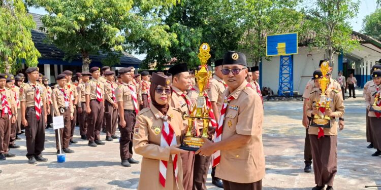 Kradenan Juara Estafet Tunas Kelapa Kwarcab Grobogan