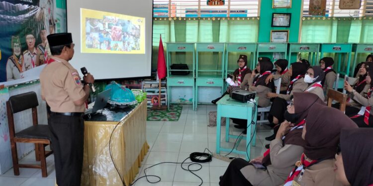 Kepala Pusdiklatda Sulsel Tanamkan “Fondasi” Kepramukaan kepada Peserta Orientasi Mabigus dan Gelang Ajar Kwarran Kahu