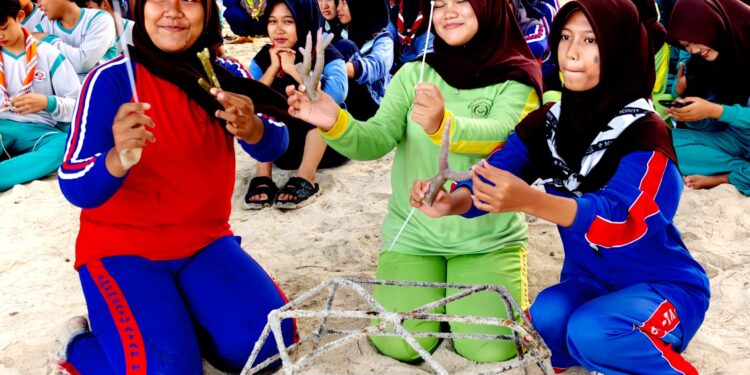 Lestarikan Ekosistem Pesisir, Saka Kalpataru Kepulauan Seribu Gelar Restorasi Lingkungan