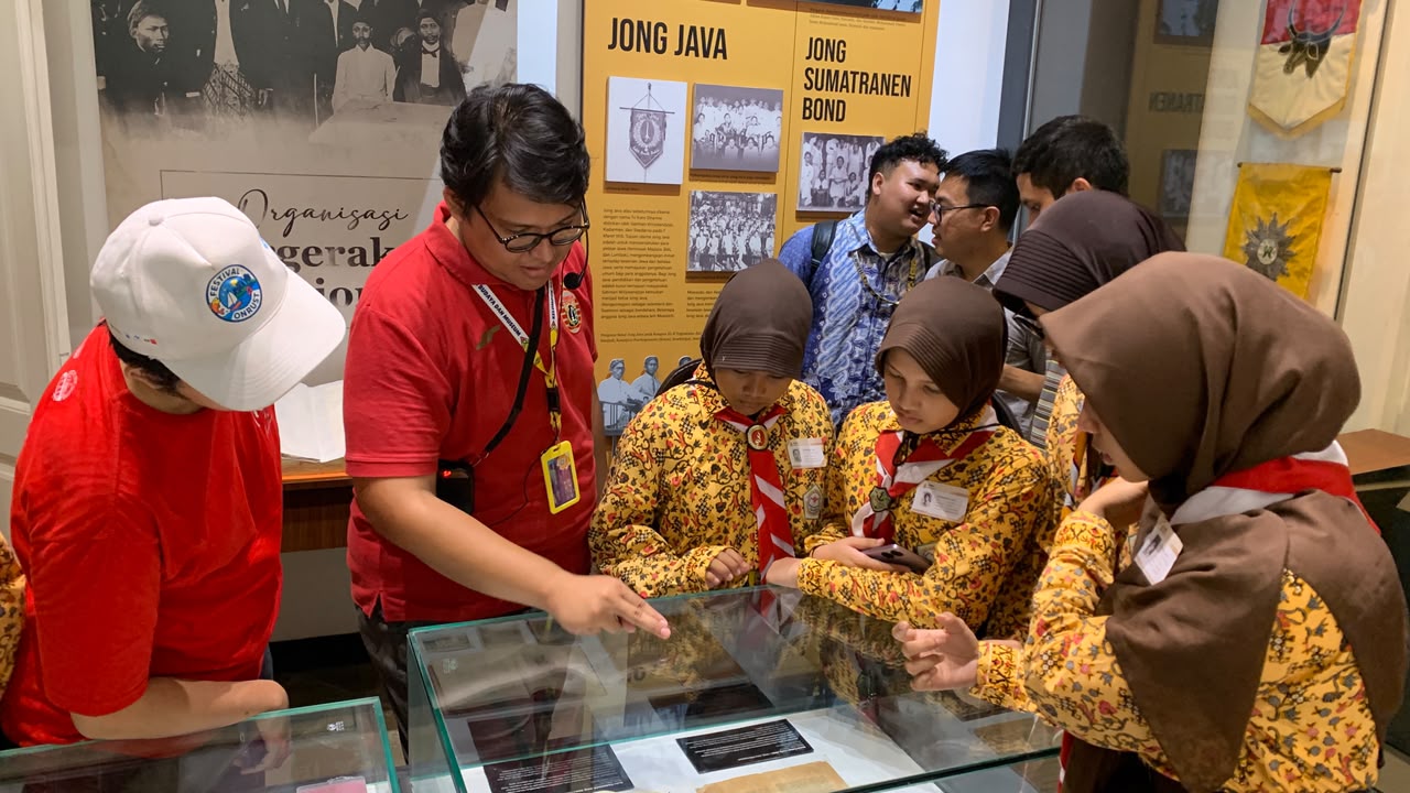 Tanamkan Cinta Sejarah dan Literasi Budaya, KPBMI Ajak Pramuka YP IPPI Cakung Belajar di Museum Sumpah Pemuda