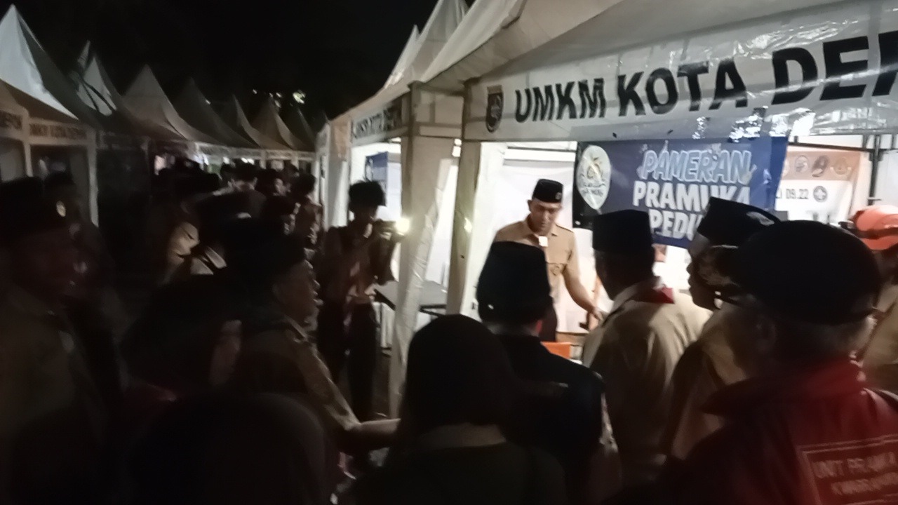 Pererat Kebersamaan dan Semarakkan Hari Pramuka ke-65, Ketua Kwarcab Kota Depok Kunjungi Stan Kwarran Cilodong