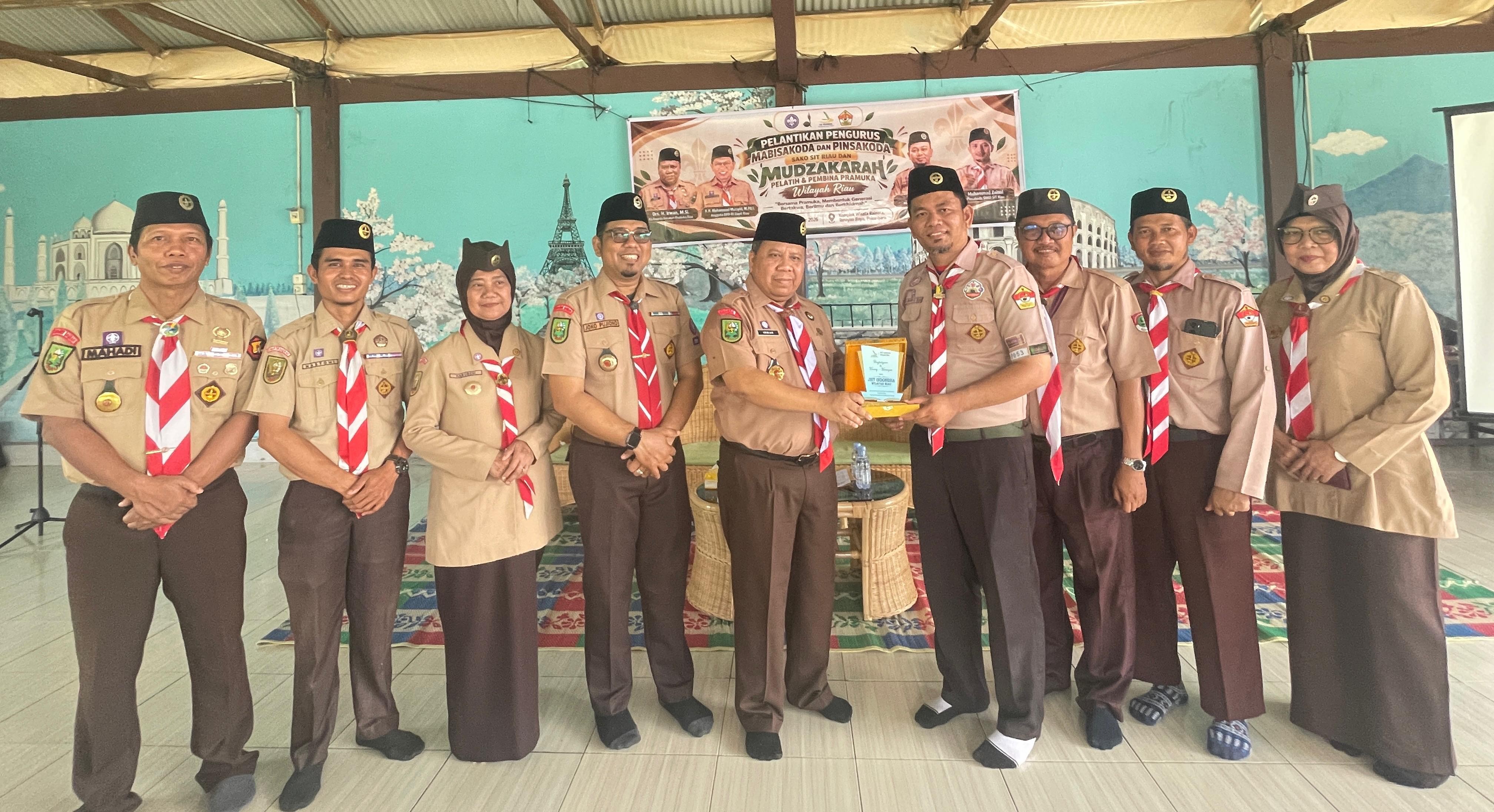 KETUA KWARDA RIAU LANTIK PENGURUS PINSAKODA PRAMUKA JSIT DAERAH RIAU DI WISATA RAINATA